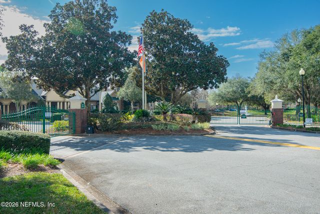 7800 POINT MEADOWS Drive 238, Jacksonville, FL 32256