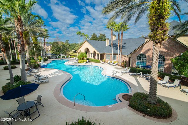 7800 POINT MEADOWS Drive 238, Jacksonville, FL 32256