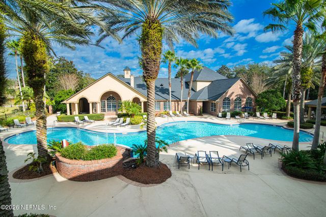 7800 POINT MEADOWS Drive 238, Jacksonville, FL 32256