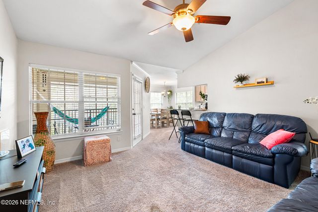 7800 POINT MEADOWS Drive 238, Jacksonville, FL 32256