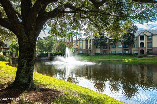7800 POINT MEADOWS Drive 238, Jacksonville, FL 32256