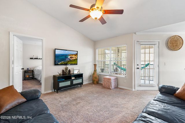 7800 POINT MEADOWS Drive 238, Jacksonville, FL 32256