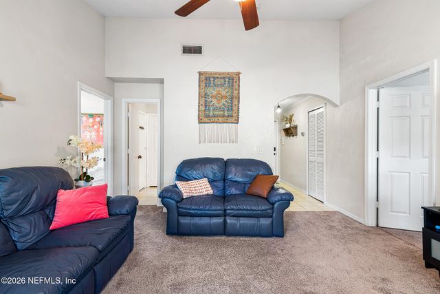 7800 POINT MEADOWS Drive 238, Jacksonville, FL 32256