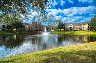 7800 POINT MEADOWS Drive 238, Jacksonville, FL 32256