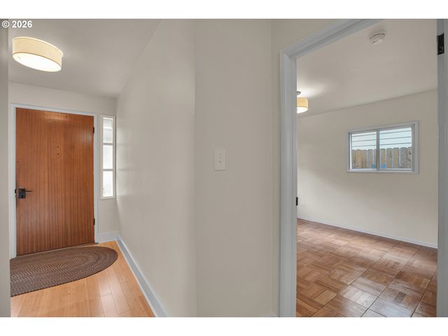 7934 N HURST Ave, Portland, OR 97203
