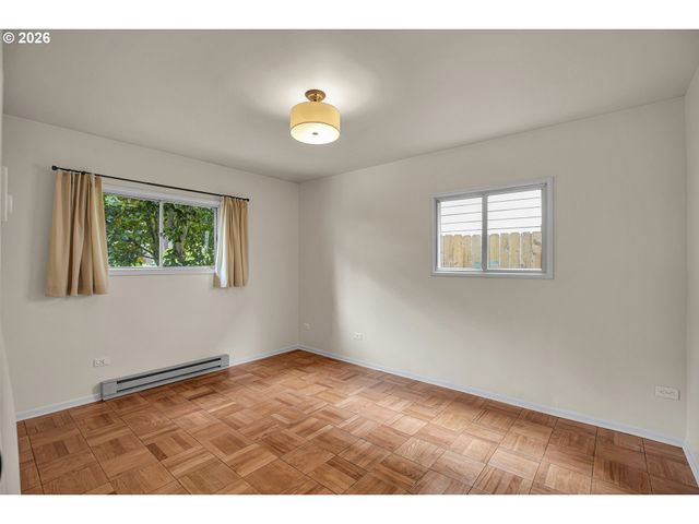 7934 N HURST Ave, Portland, OR 97203