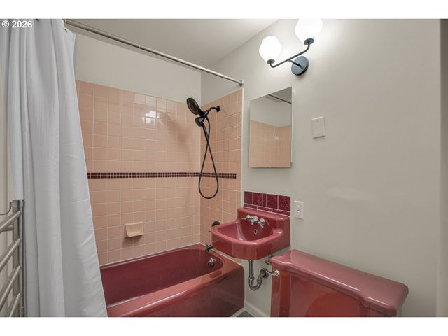 7934 N HURST Ave, Portland, OR 97203