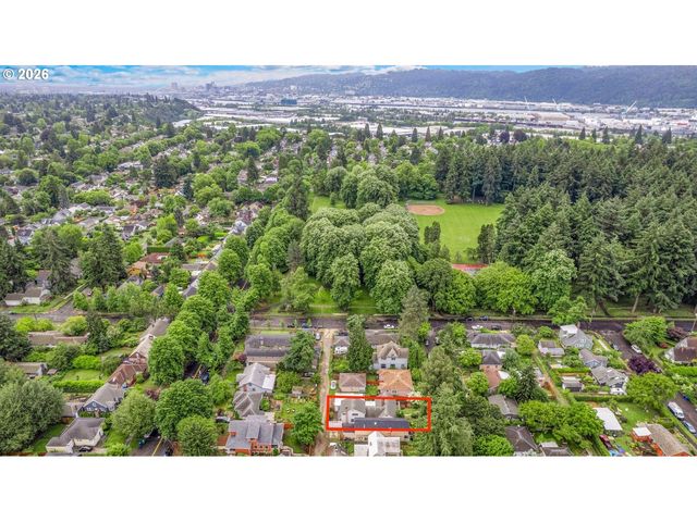 7934 N HURST Ave, Portland, OR 97203