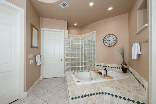 4776 Stonebriar Circle, College Station, TX 77845