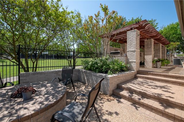 4776 Stonebriar Circle, College Station, TX 77845