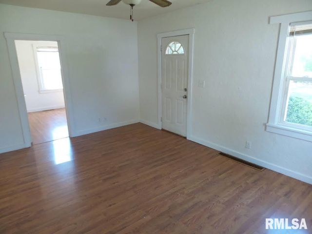 3114 W GREENWOOD Place, Peoria, IL 61615