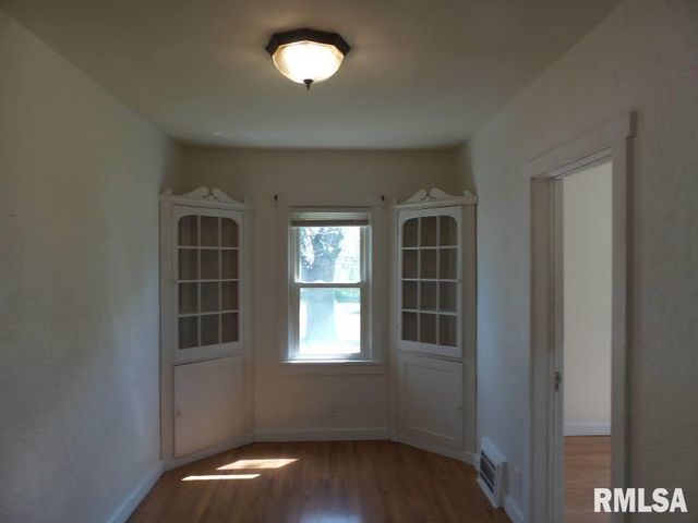 3114 W GREENWOOD Place, Peoria, IL 61615