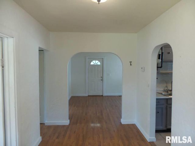 3114 W GREENWOOD Place, Peoria, IL 61615