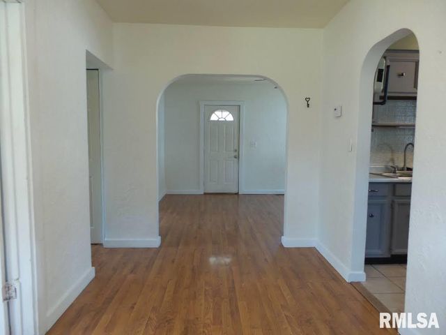 3114 W GREENWOOD Place, Peoria, IL 61615