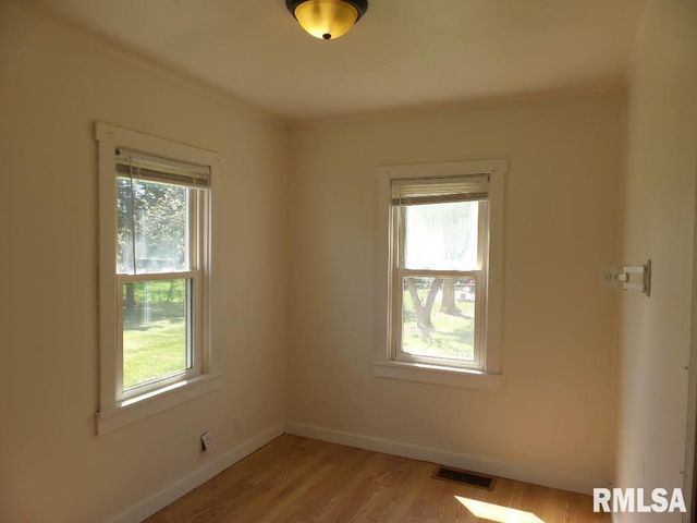 3114 W GREENWOOD Place, Peoria, IL 61615