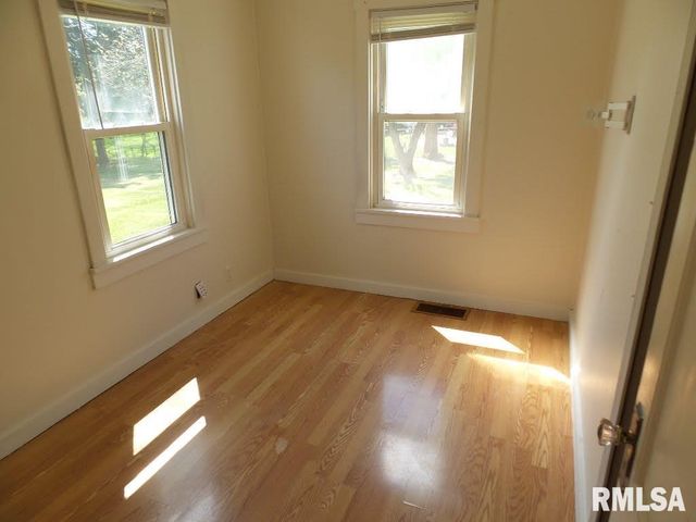 3114 W GREENWOOD Place, Peoria, IL 61615