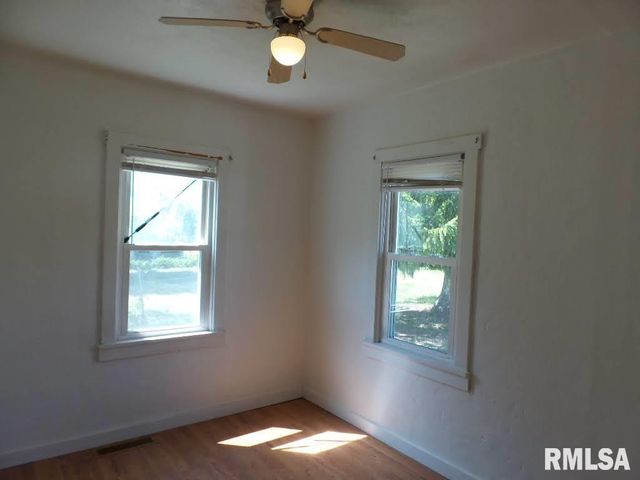 3114 W GREENWOOD Place, Peoria, IL 61615