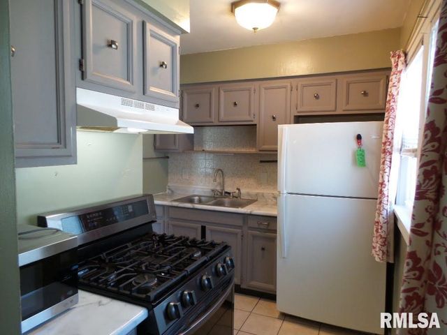 3114 W GREENWOOD Place, Peoria, IL 61615