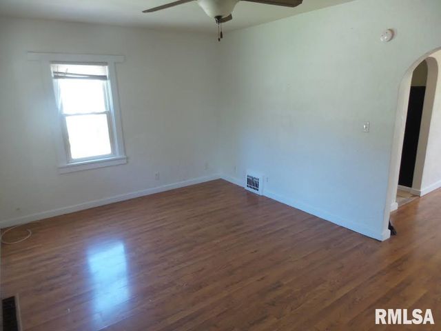 3114 W GREENWOOD Place, Peoria, IL 61615