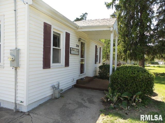 3114 W GREENWOOD Place, Peoria, IL 61615