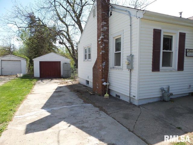3114 W GREENWOOD Place, Peoria, IL 61615