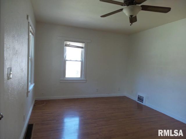 3114 W GREENWOOD Place, Peoria, IL 61615