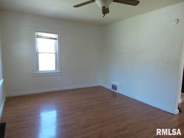 3114 W GREENWOOD Place, Peoria, IL 61615