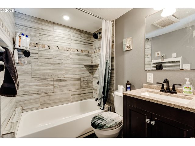 1150 W 11TH Ave, Eugene, OR 97402