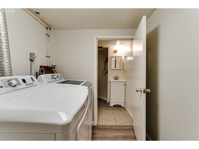 1150 W 11TH Ave, Eugene, OR 97402