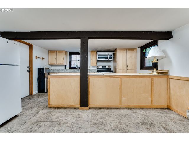 1150 W 11TH Ave, Eugene, OR 97402