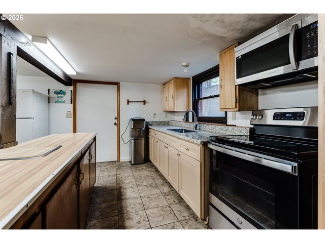 1150 W 11TH Ave, Eugene, OR 97402