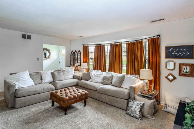 1830 Denslow Drive, South Bend, IN 46614
