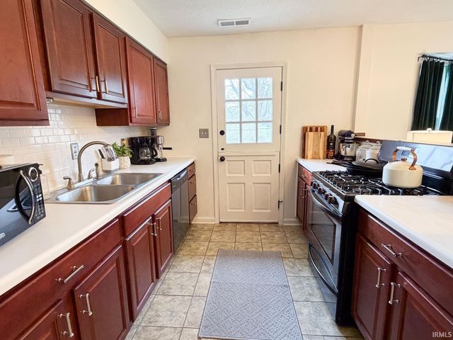 1830 Denslow Drive, South Bend, IN 46614