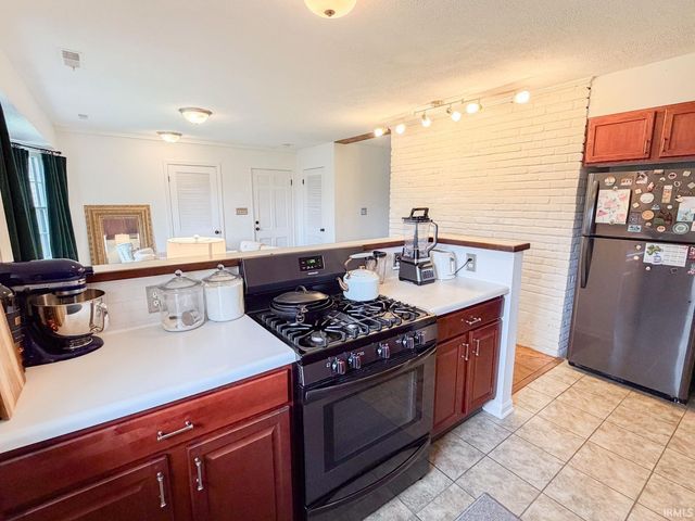 1830 Denslow Drive, South Bend, IN 46614