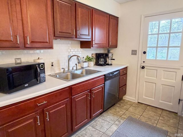 1830 Denslow Drive, South Bend, IN 46614