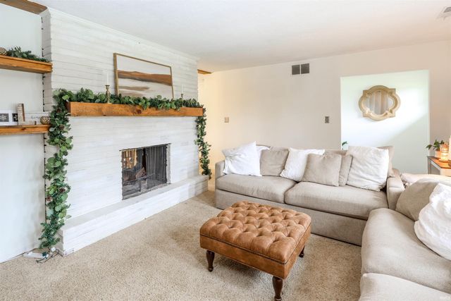 1830 Denslow Drive, South Bend, IN 46614