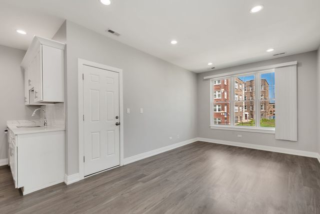 6418 S Champlain Avenue 1, Chicago, IL 60637