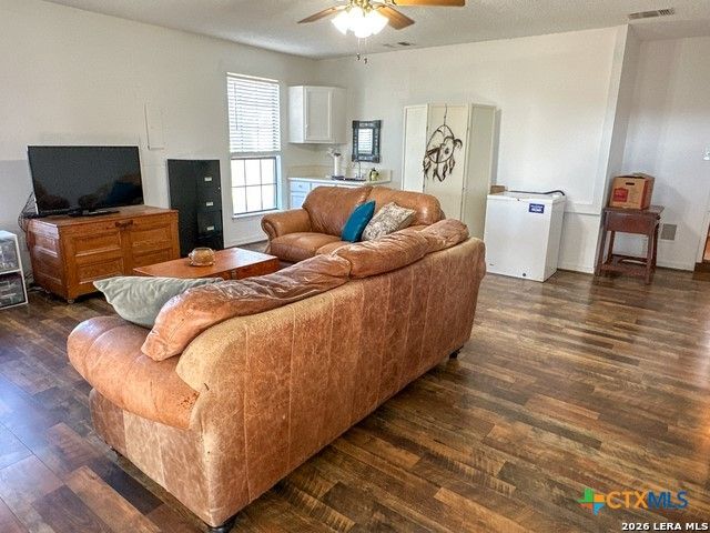 4911 Youngsford Road, Marion, TX 78124