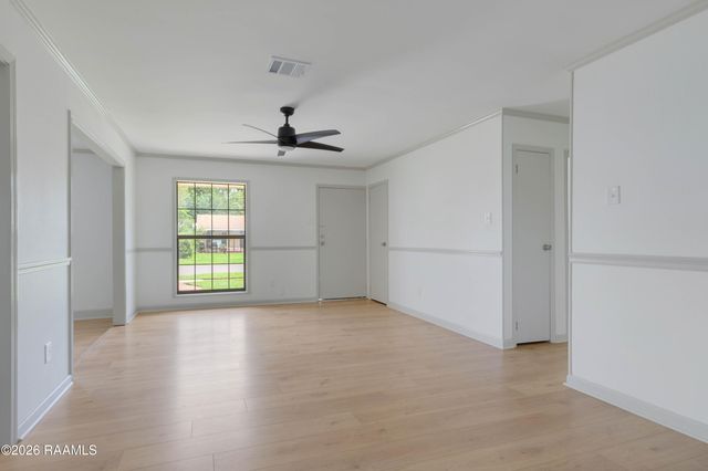 209 Village Lane, Lafayette, LA 70506