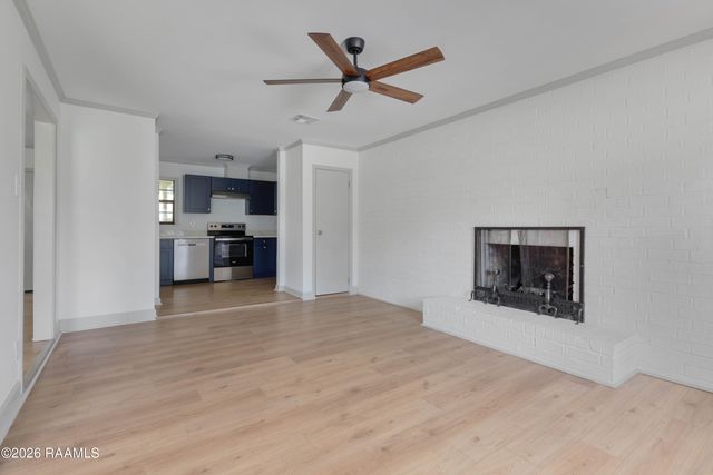 209 Village Lane, Lafayette, LA 70506