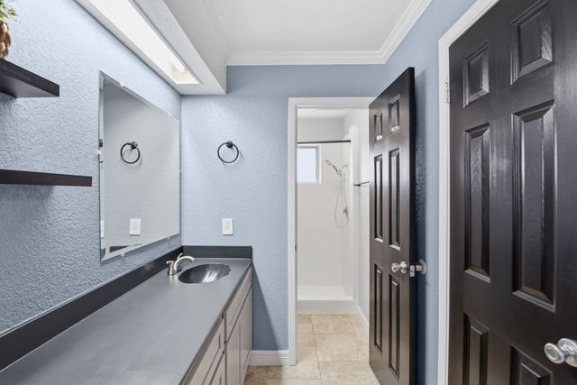 59 S Shamrock Court, Lake Jackson, TX 77566