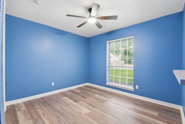 59 S Shamrock Court, Lake Jackson, TX 77566