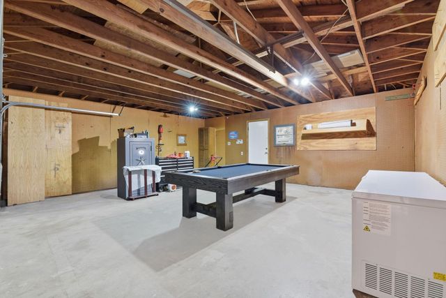 59 S Shamrock Court, Lake Jackson, TX 77566