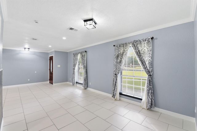 59 S Shamrock Court, Lake Jackson, TX 77566