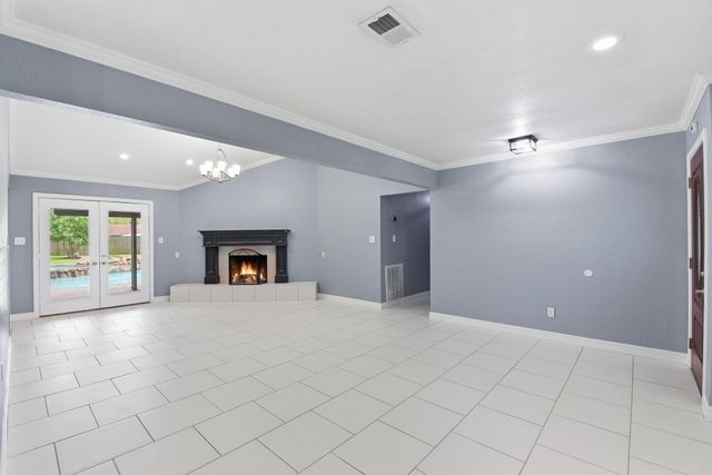 59 S Shamrock Court, Lake Jackson, TX 77566