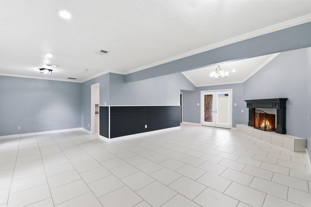 59 S Shamrock Court, Lake Jackson, TX 77566