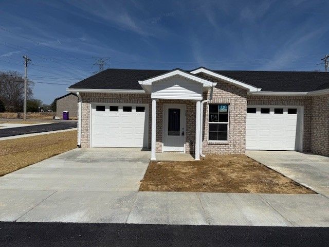 741 Kings Ln, Tullahoma, TN 37388