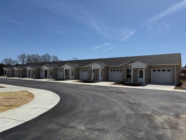 741 Kings Ln, Tullahoma, TN 37388