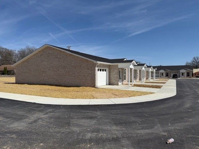 741 Kings Ln, Tullahoma, TN 37388