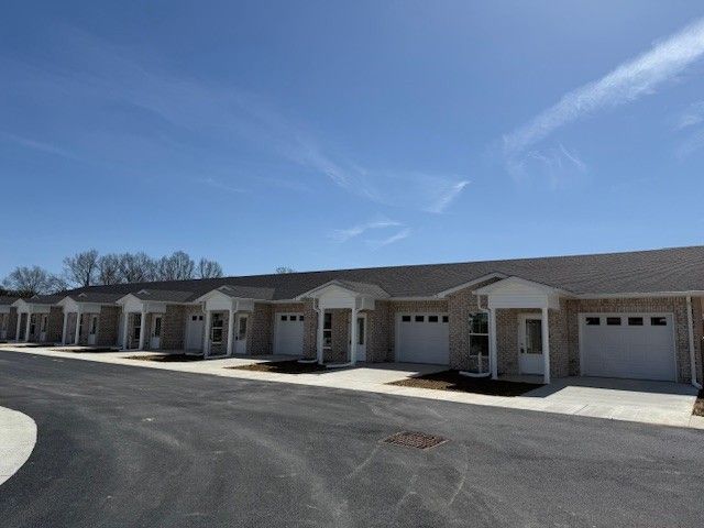 741 Kings Ln, Tullahoma, TN 37388